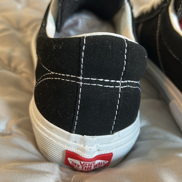 Classic Black and White Women's Sneakers - Picture 5 of 6